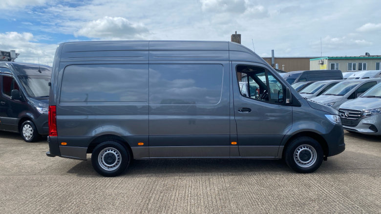Mercedes-Benz Sprinter 315Cdi L2 Diesel Rwd 3.5t H2 Pro Van 9G-Tronic